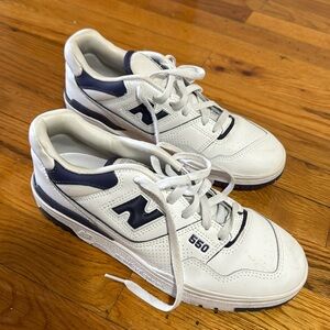 New balance tennis sneaker. Barely worn. Size 10.